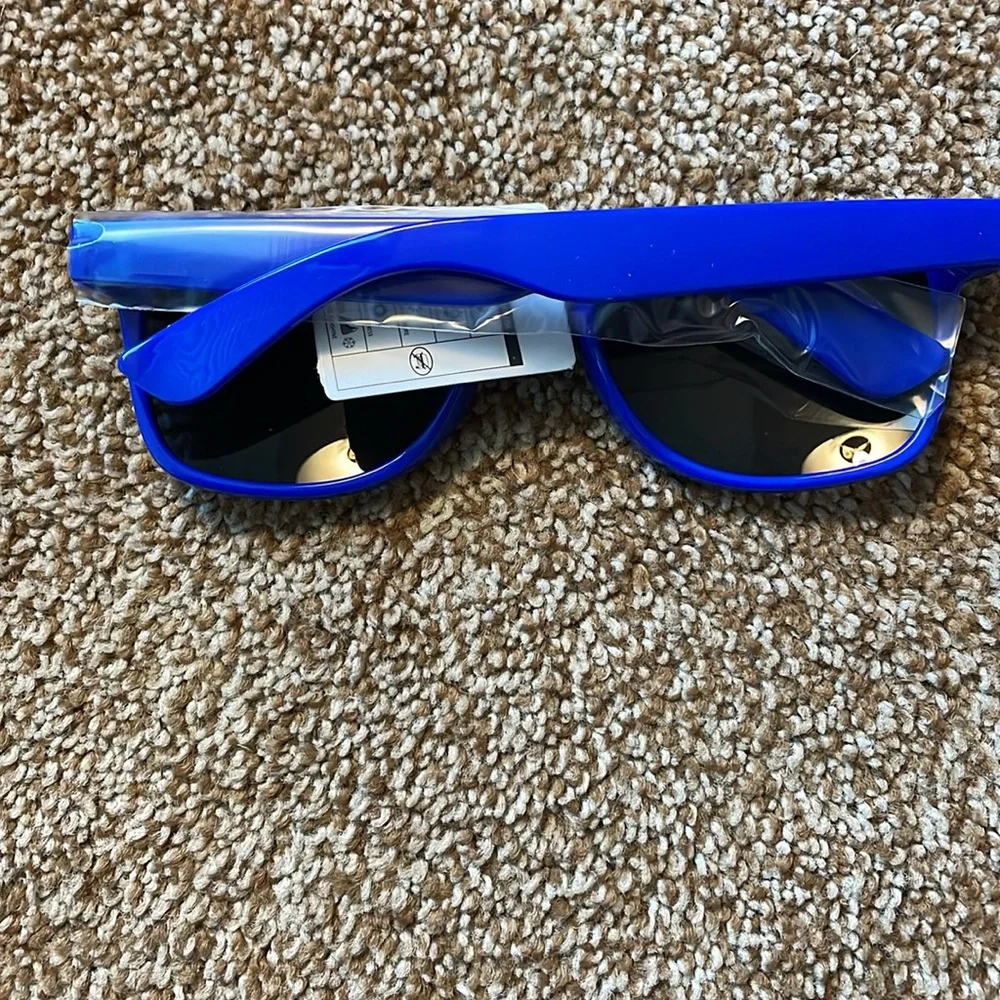 Owl blue Classic 80’s Dark Lens Sunglasses